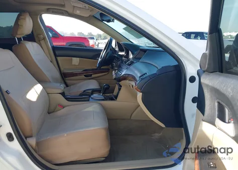 2011 Honda Accord z USA, uszkodzony, nr VIN 1HGCP2F89BA146008